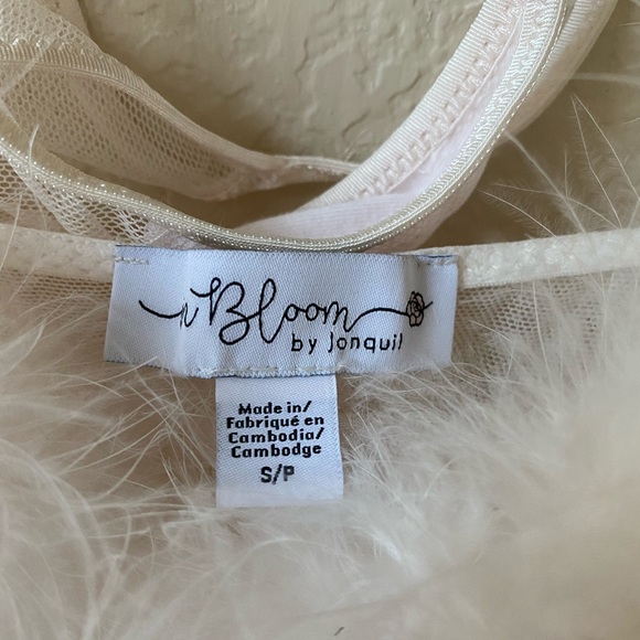 In Bloom Fluffy Pink Lingerie with Thong - Picture 3 of 7